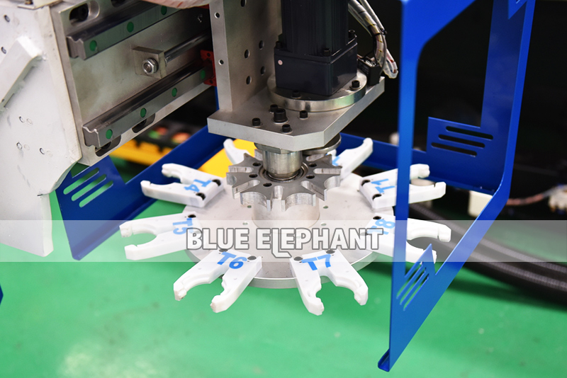 自动换刀开料机零部件