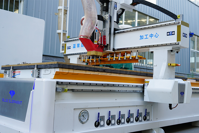 双工位直排换刀加工中心