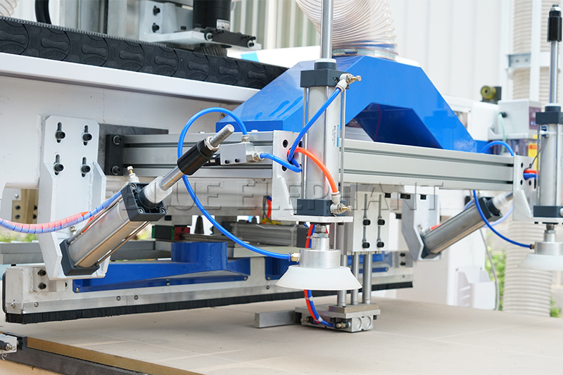 自动上下料无孔工艺开料机