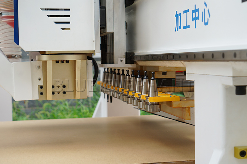 带排钻包开料机