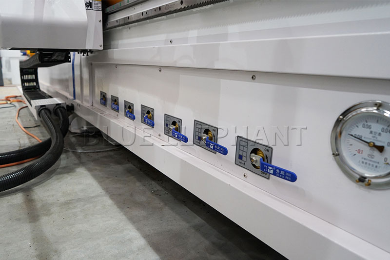 子母锯加工中心