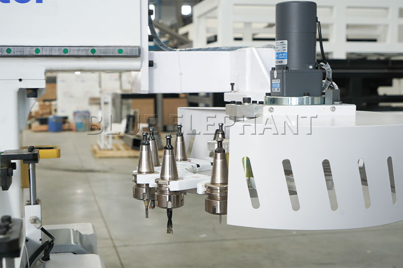 子母锯加工中心