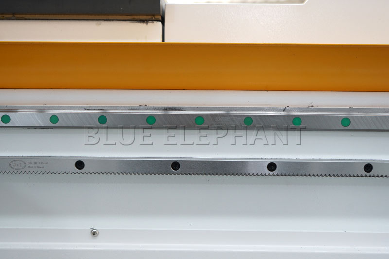 四工序开料机带自动上下料平台