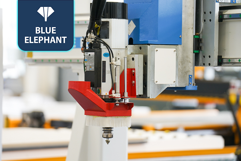 四轴门墙柜一体机