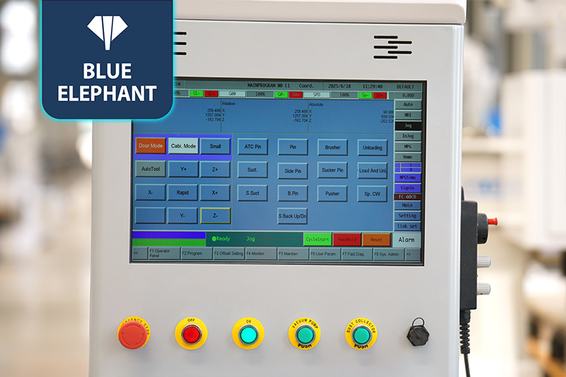 直排换刀加工中心+上下料贴标